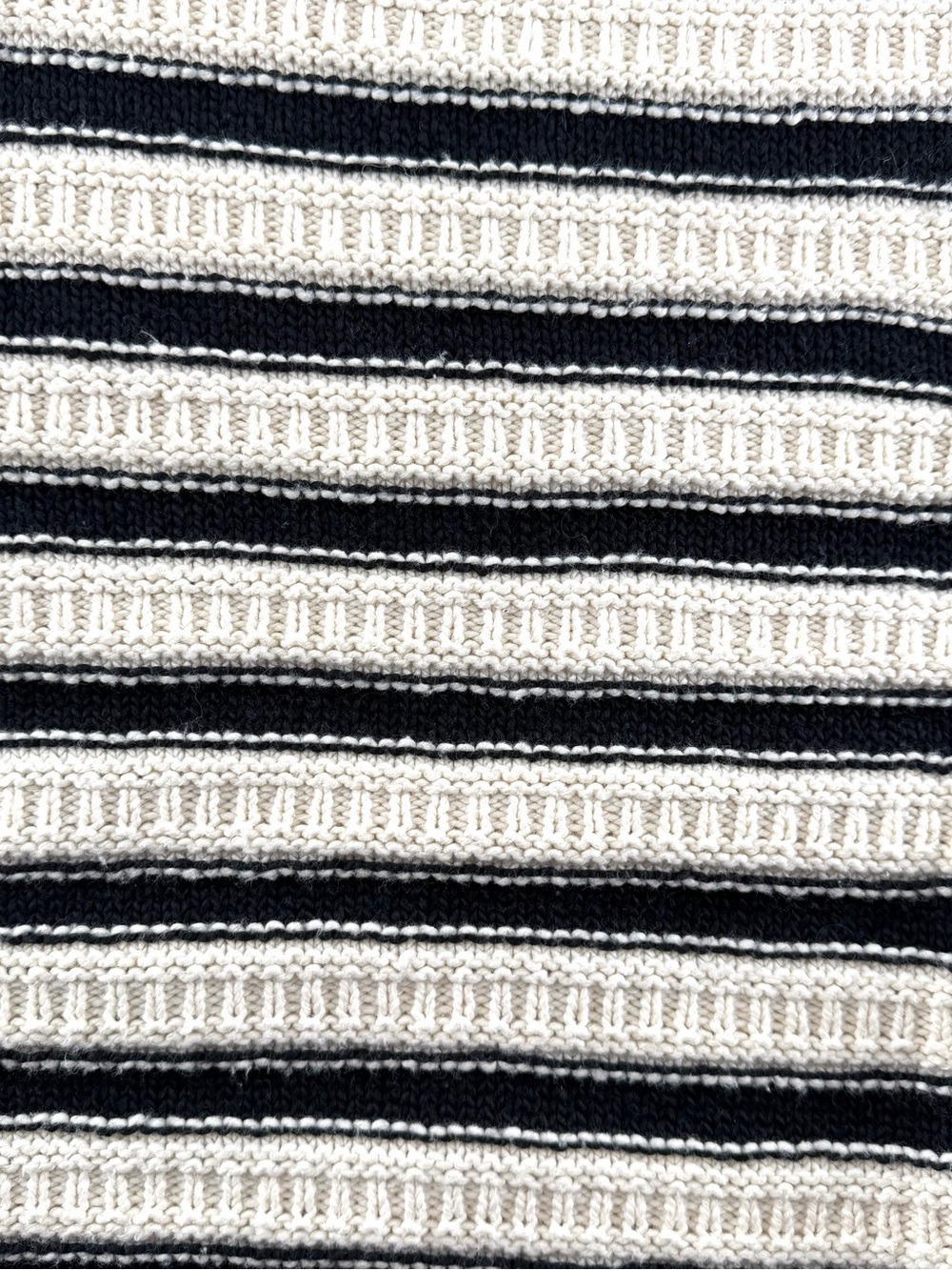Faherty Cream & Black Striped Knit Sweater Vest Old Money Coastal Preppy Chic - Picture 9 of 10